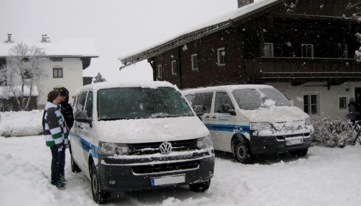 Vereinsausflug: im Kleinbus zum Skifahren